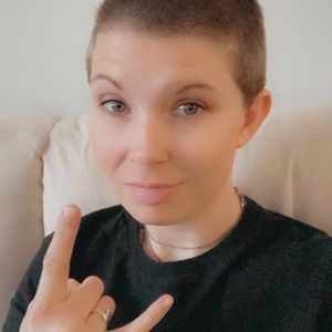 Meet your Posher, Caroline